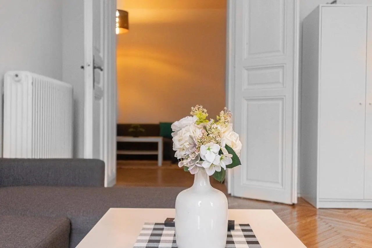Beautiful 1Br Apt. Vienna Akh - Ideal For Longstay Appartement
